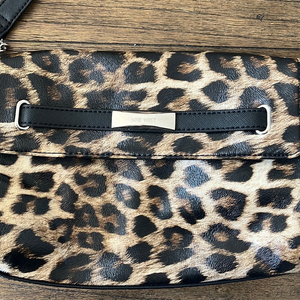 Leopard crossbody!